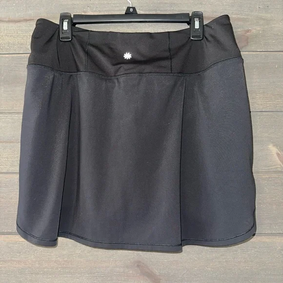 ATHLETA FAIRWAY GOLF SKORT. - Picture 5 of 7